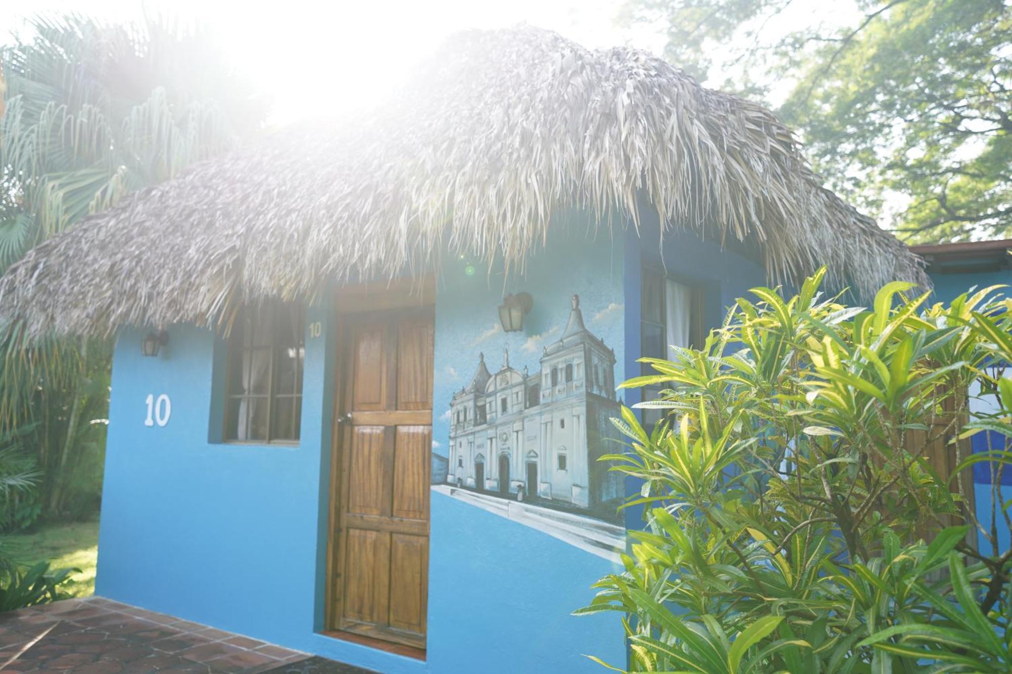 Hotel Mariposa León エクステリア 写真