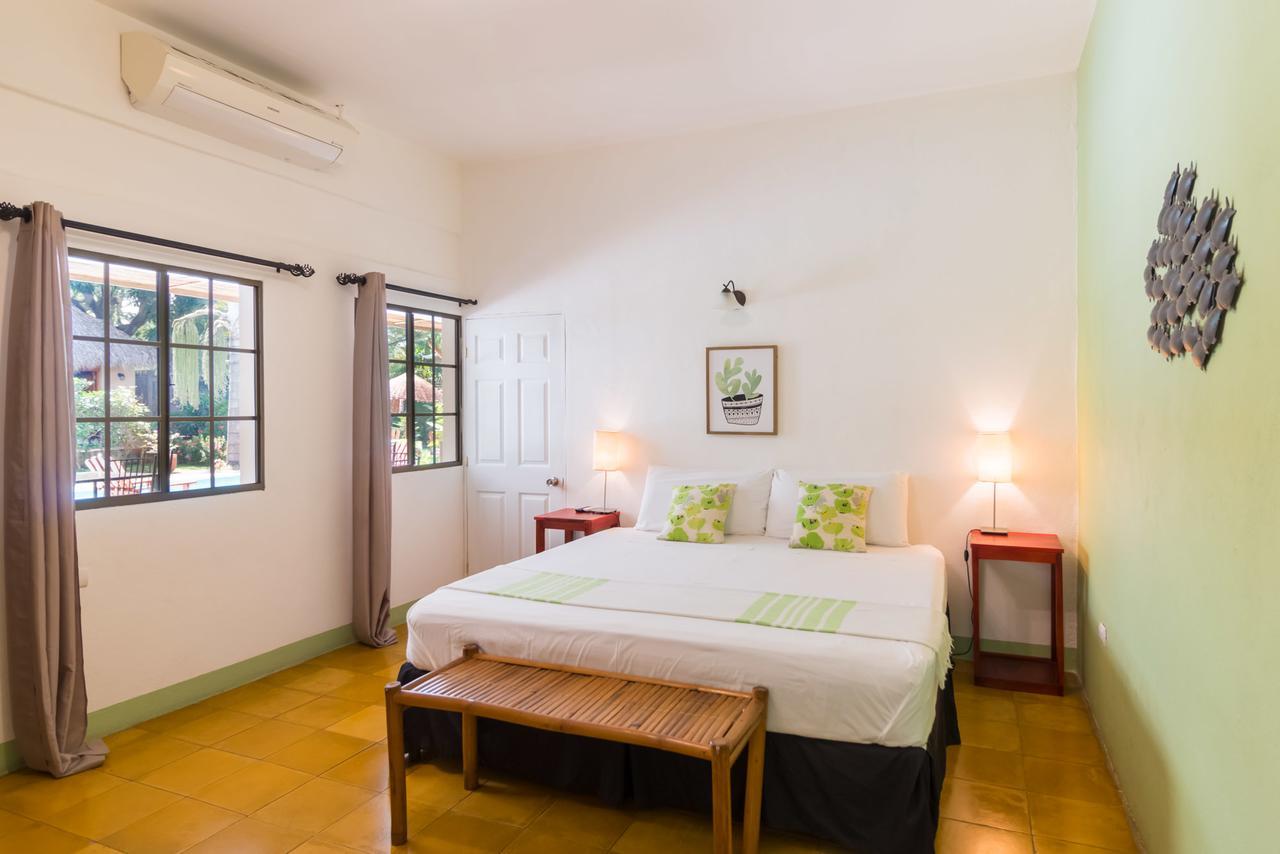 Hotel Mariposa León エクステリア 写真