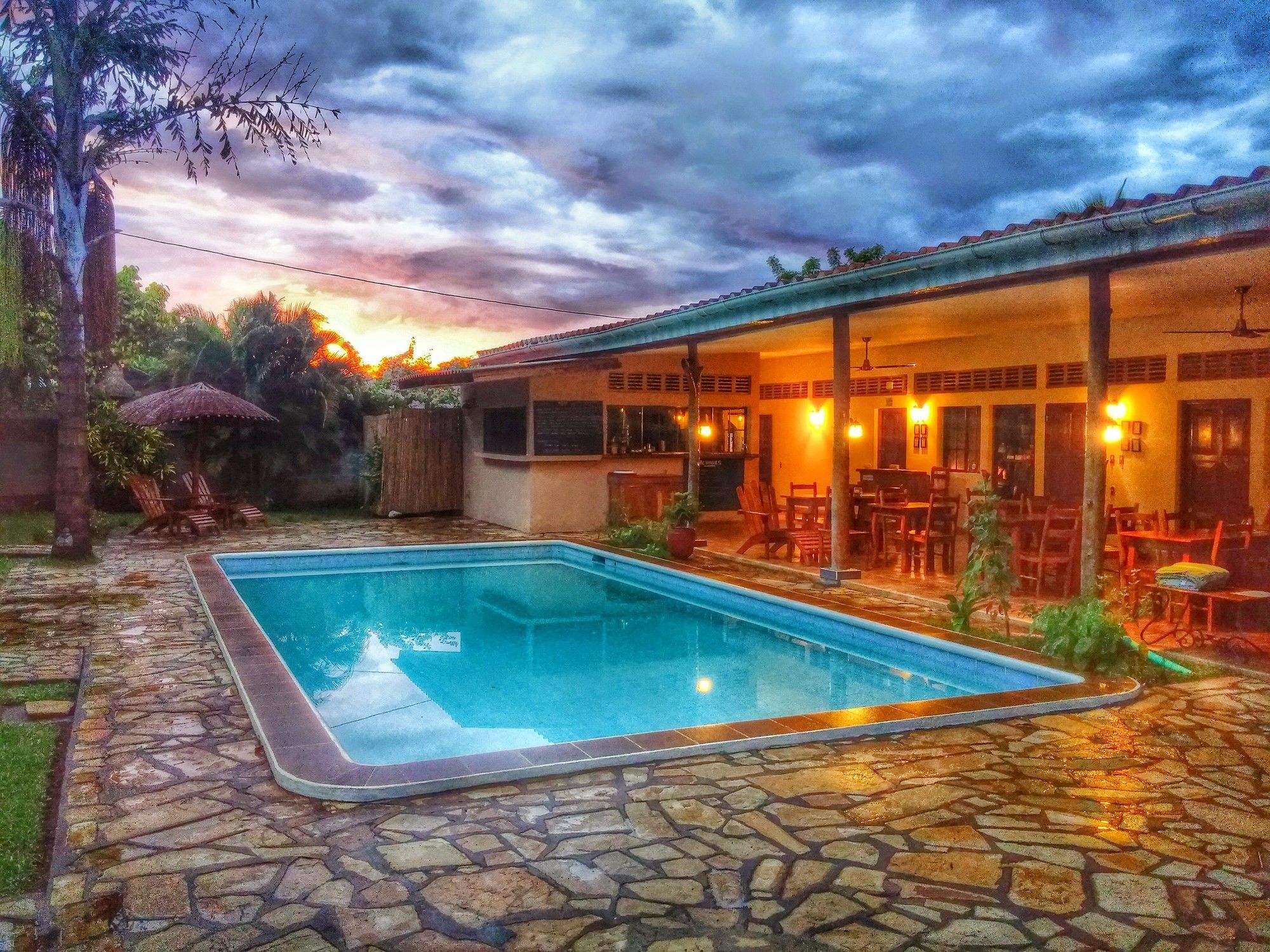 Hotel Mariposa León エクステリア 写真